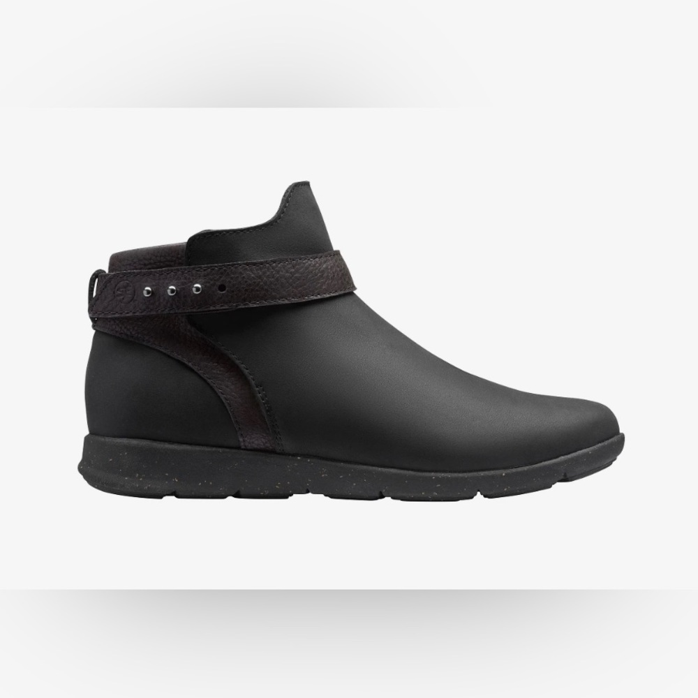 Women's Superfeet Ash FX Black size 9 Ankle Boots